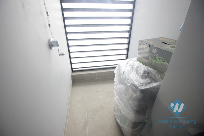 Beautiful four bedrooms apartment for rent in Vinhome Metropolis, Ba Dinh district, Ha Noi.